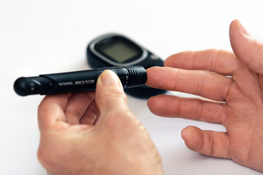 Czym jest cukrzyca? – Rodzaje, objawy i leczenie